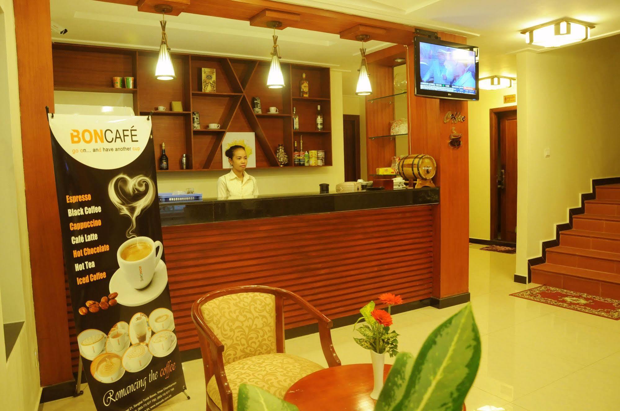 V N E Hotel Phnom Penh Bagian luar foto