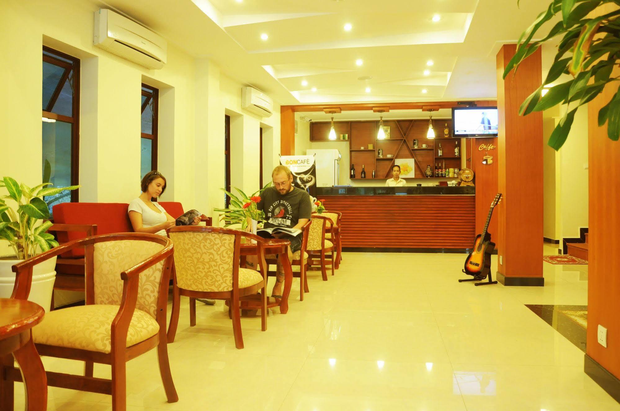 V N E Hotel Phnom Penh Bagian luar foto