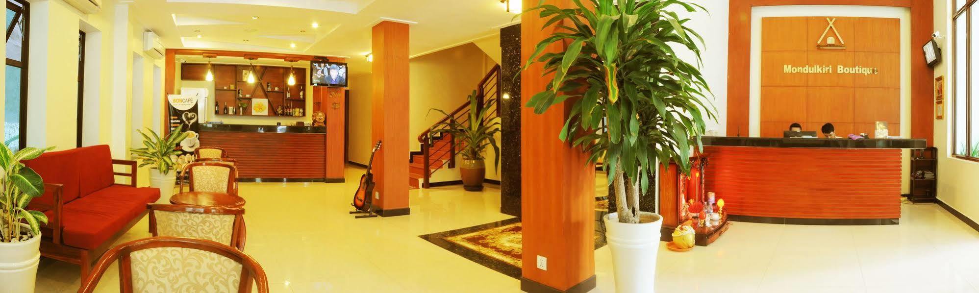 V N E Hotel Phnom Penh Bagian luar foto