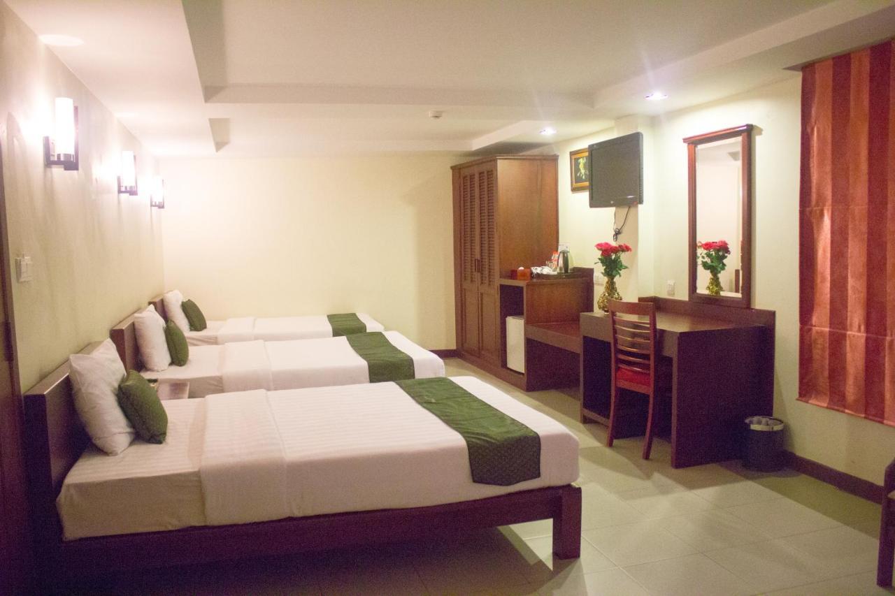 V N E Hotel Phnom Penh Bagian luar foto