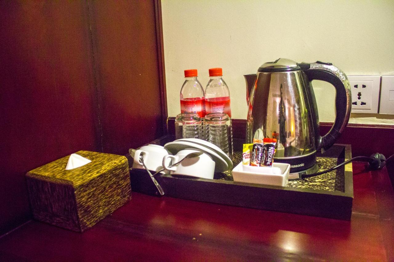 V N E Hotel Phnom Penh Bagian luar foto