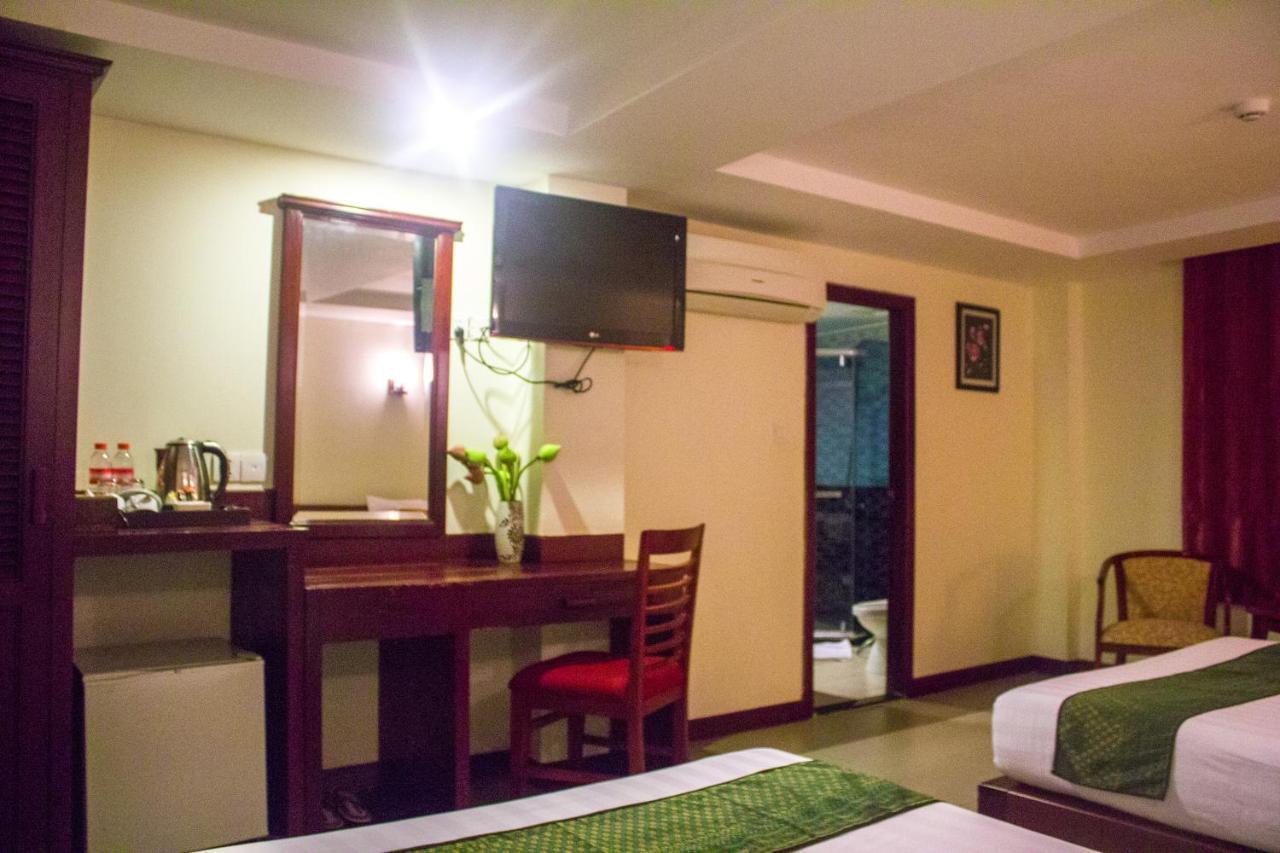 V N E Hotel Phnom Penh Bagian luar foto