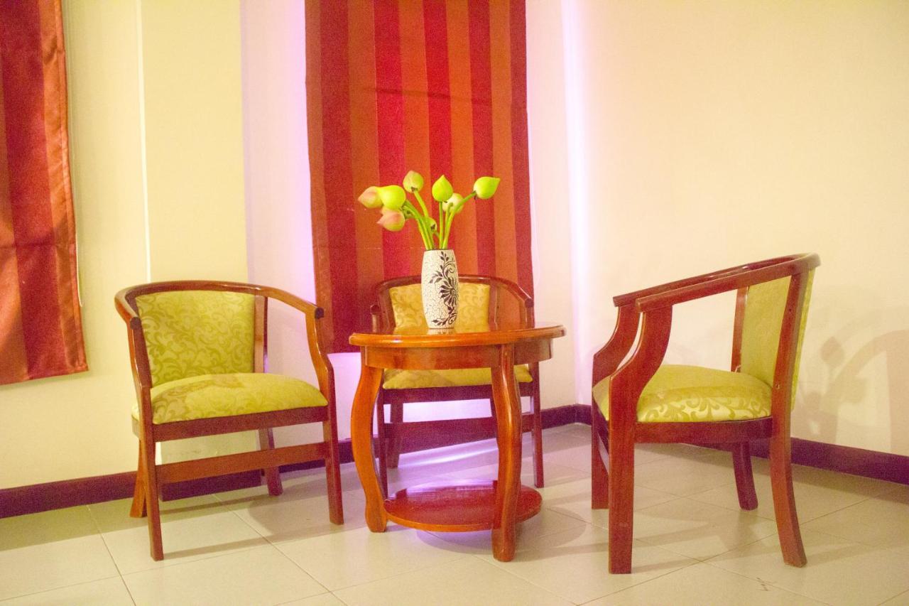 V N E Hotel Phnom Penh Bagian luar foto