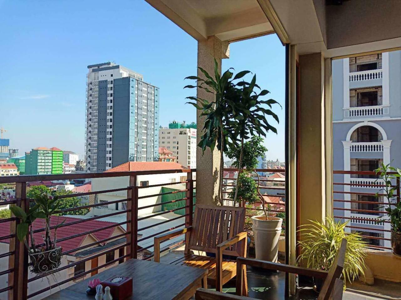 V N E Hotel Phnom Penh Bagian luar foto